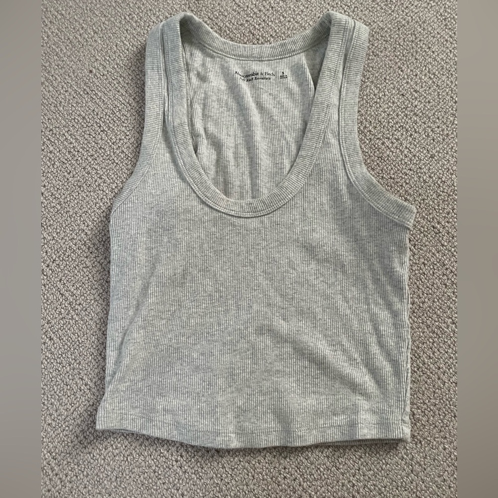 Gray Abercrombie and Fitch tank size small